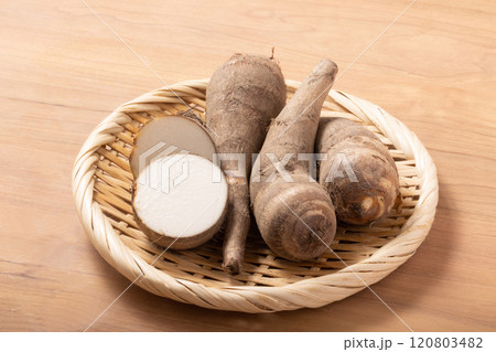 ［大阪府産］海老芋 120803482