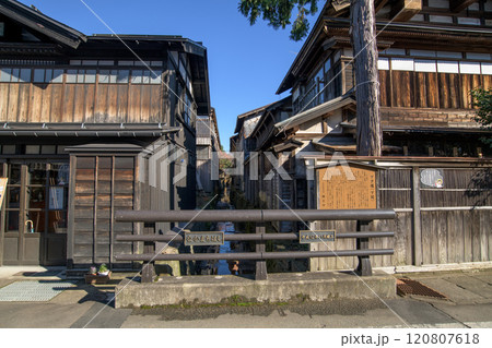 歴史ある用水堰　伝統的建造物保存地区　秋田県横手市増田　  120807618