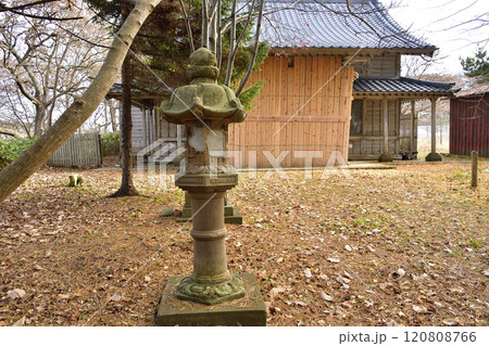 冬の北海道乙部町で鳥山神社の境内の風景を撮影 冬の北海道乙部町で鳥山神社の境内の風景を撮影 120808766