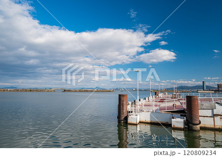 琵琶湖大津港の景観 120809234