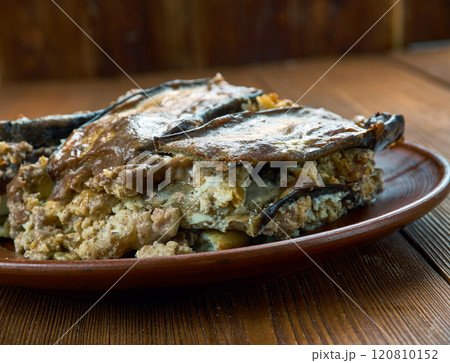 Greek moussaka 120810152