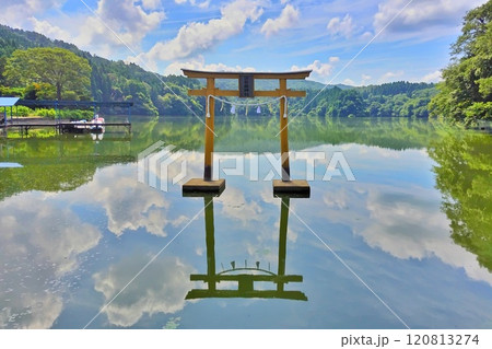 【島根県】浮布池の邇幣姫神社の鳥居 120813274