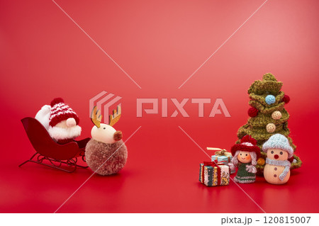 クリスマスのイメージ 赤背景 クリスマスのイメージ 赤背景 120815007