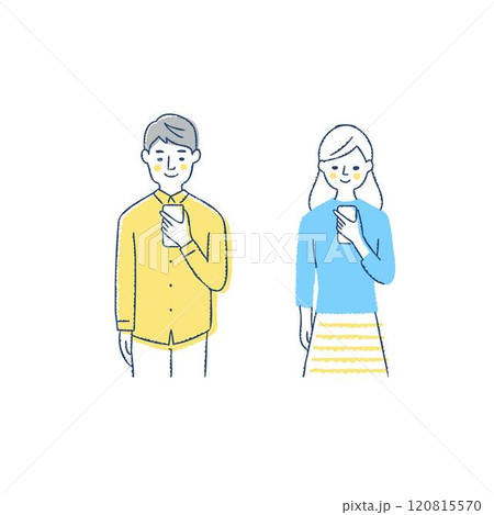 スマートフォンの画面を見ている若い男女 スマートフォンの画面を見ている若い男女 120815570