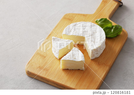 カマンベールチーズ 120816181