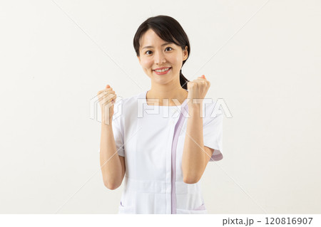 ガッツポーズ姿の看護師03 ガッツポーズ姿の看護師03 120816907