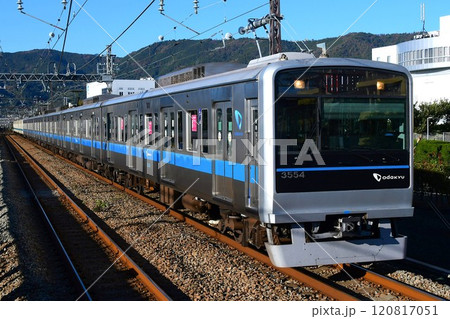 異形式連結　小田急3000形1次車3254F+8000形　銀白 120817051