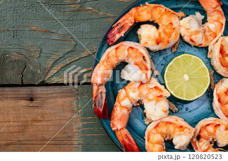 Grilled Tiger shrimps with lime photography . Top view 120820523