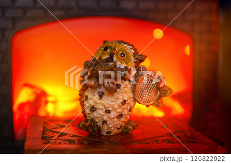 Beautiful festive decorations on the Christmas tree. New Year 2025 120822922