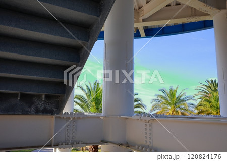 階段　避難タワーの階段 120824176