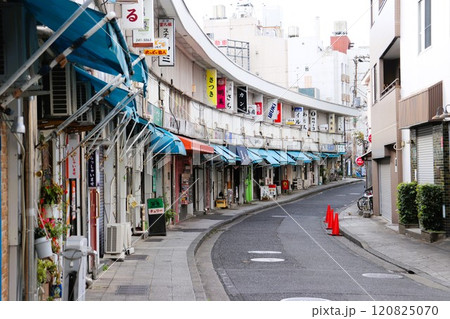 横浜の下町、野毛にある都橋商店街 横浜市 神奈川県 横浜の下町、野毛にある都橋商店街 横浜市 神奈川県 120825070