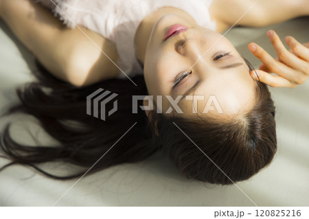 美しい女性のポートレート 美しい女性のポートレート 120825216