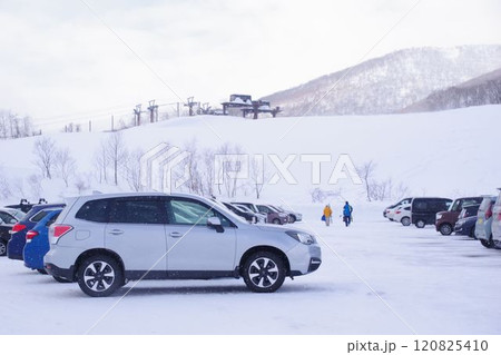 交通イメージ スキー場の駐車場 交通イメージ スキー場の駐車場 120825410
