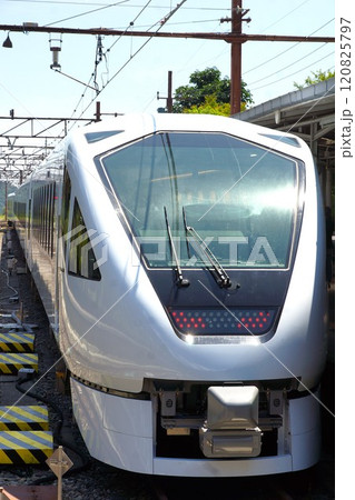 スペーシアX（N100系）東武鉄道（東武日光駅） 120825797