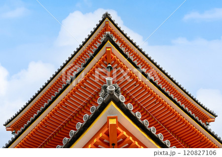 京都市　清水寺の三重塔 120827106