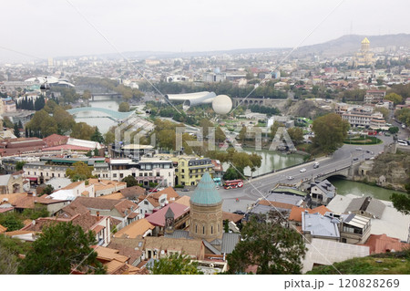 ジョージアトビリシ、平和橋街並み街中グルジア 120828269