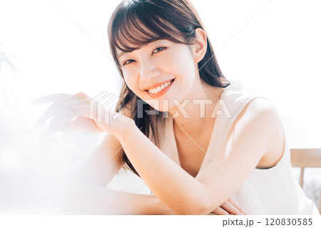 女性　スキンケア 120830585