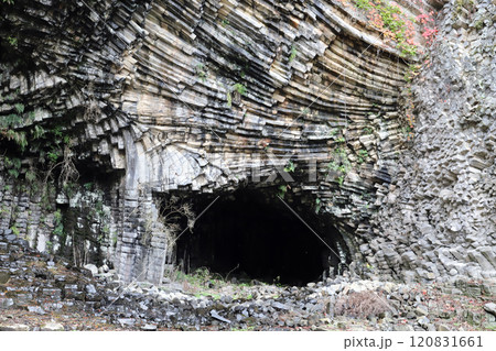 玄武洞(兵庫県 豊岡市) 玄武洞(兵庫県 豊岡市) 120831661