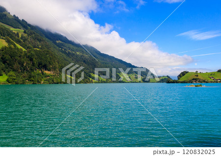 Scenic view of Lake Lungern in Obwalden canton, Switzerland 120832025