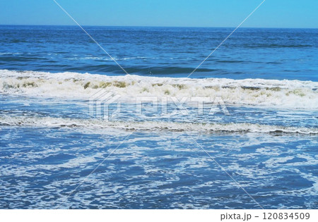 2024年撮影の本須賀海水浴場(千葉県)の海の風景 2024年撮影の本須賀海水浴場(千葉県)の海の風景 120834509