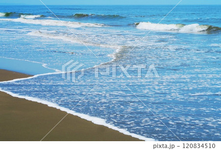 2024年撮影の本須賀海水浴場(千葉県)の海の風景 2024年撮影の本須賀海水浴場(千葉県)の海の風景 120834510