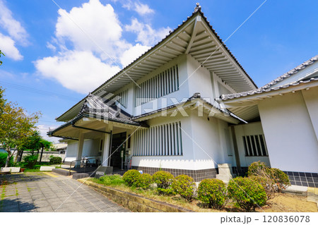 御着城跡公園 姫路市東出張所(兵庫県姫路市) 120836078