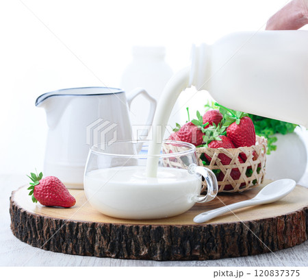 飲むヨーグルト 120837375