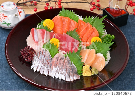 刺し身、お刺身、お造り、刺盛り、海鮮料理、和食。シーフード。 120840678