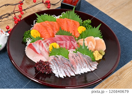 刺し身、お刺身、お造り、刺盛り、海鮮料理、和食。シーフード。 120840679