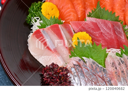 刺し身、お刺身、お造り、刺盛り、海鮮料理、和食。シーフード。 刺し身、お刺身、お造り、刺盛り、海鮮料理、和食。シーフード。 120840682