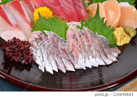 刺し身、お刺身、お造り、刺盛り、海鮮料理、和食。シーフード。 刺し身、お刺身、お造り、刺盛り、海鮮料理、和食。シーフード。 120840683