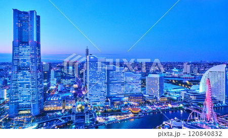 みなとみらい地区の夜景 120840832