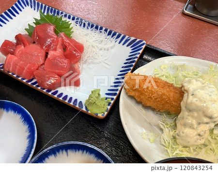 中トロとエビフライの定食　本日のおすすめ定食 120843254