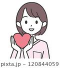 ハートを持つ看護師の女性 120844059