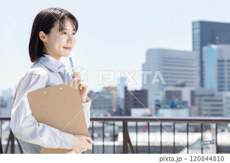 作業着の女性イメージ06 作業着の女性イメージ06 120844810