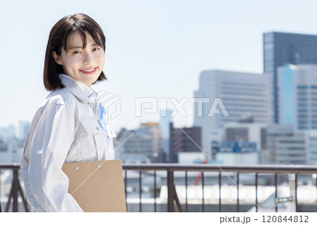 作業着の女性イメージ08 作業着の女性イメージ08 120844812