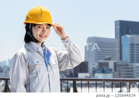 作業着の女性イメージ08 作業着の女性イメージ08 120844814