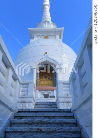 静岡県御殿場市　富士仏舎利塔平和公園　白亜の富士仏舎利塔 120846250