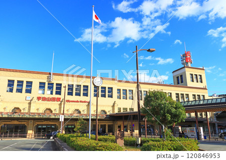三重県伊勢市、宇治山田駅の風景 三重県伊勢市、宇治山田駅の風景 120846953