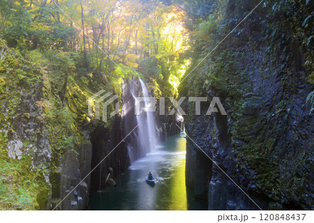 秋の高千穂峡 120848437