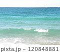 海　エメラルドグリーンの波打ち際 120848881