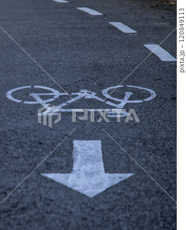 bike lane sign 120849113