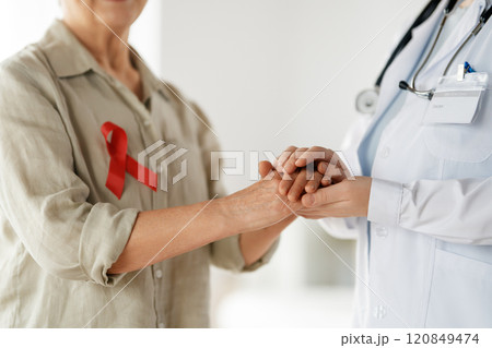 patient with a doctor in medical office patient with a doctor in medical office 120849474