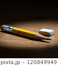 卓上の鉛筆と消しゴム 120849949