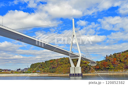 宮城県 気仙沼市 気仙沼湾 遊覧船から眺める気仙沼湾横断橋 宮城県 気仙沼市 気仙沼湾 遊覧船から眺める気仙沼湾横断橋 120852382