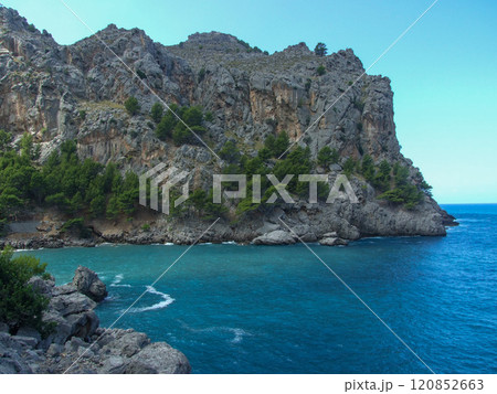 Mountain and sea contrast at a coastal landscape 120852663