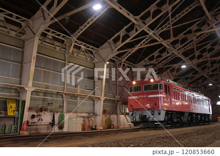 登場時のローズピンク色に復刻されたEF81-97号機(長岡機関区撮影会にて)_2024/12/1撮影 登場時のローズピンク色に復刻されたEF81-97号機(長岡機関区撮影会にて)_2024/12/1撮影 120853660