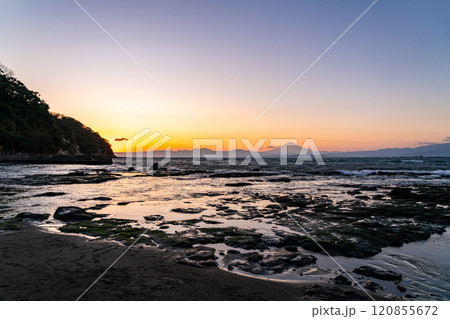 【神奈川県】江の島から見える美しい夕景と富士山 【神奈川県】江の島から見える美しい夕景と富士山 120855672