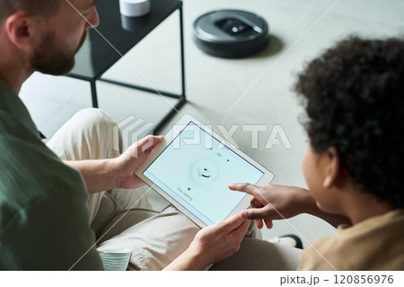 Controlling Smart Home Device Using Tablet 120856976