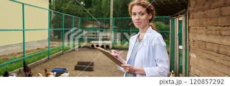 Young confident female veterinarian 120857292